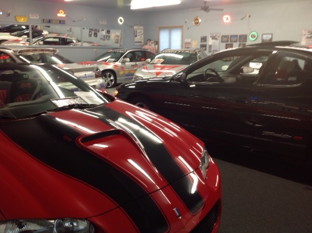04IntimidatorSS/04SSShowroom222.JPG